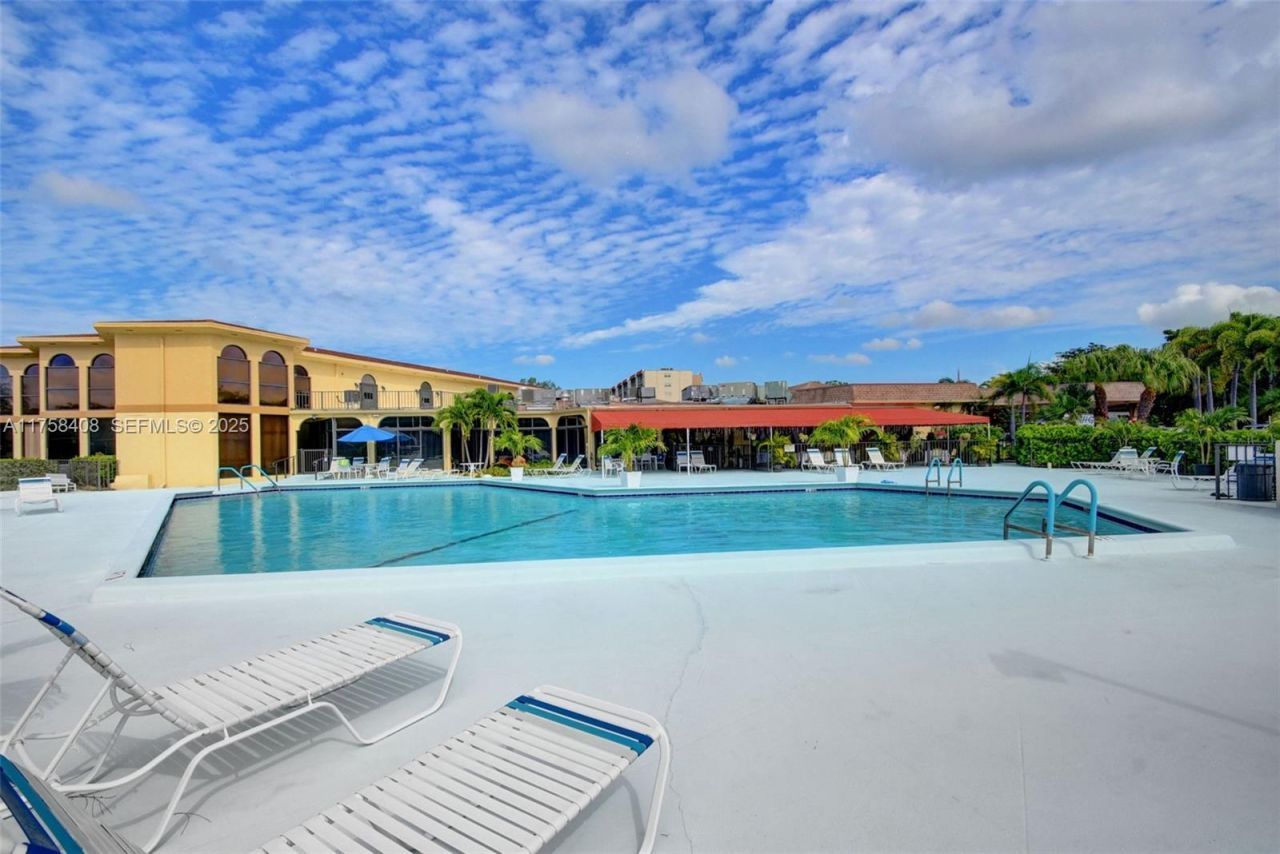 3597 Birdie Dr, Unit 107, Lake Worth, FL 33467 Photo
