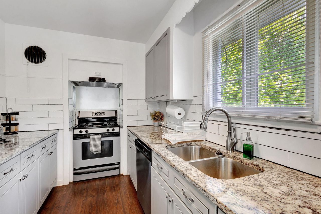 513 45th Street, West Palm Beach, FL 33407 Photo