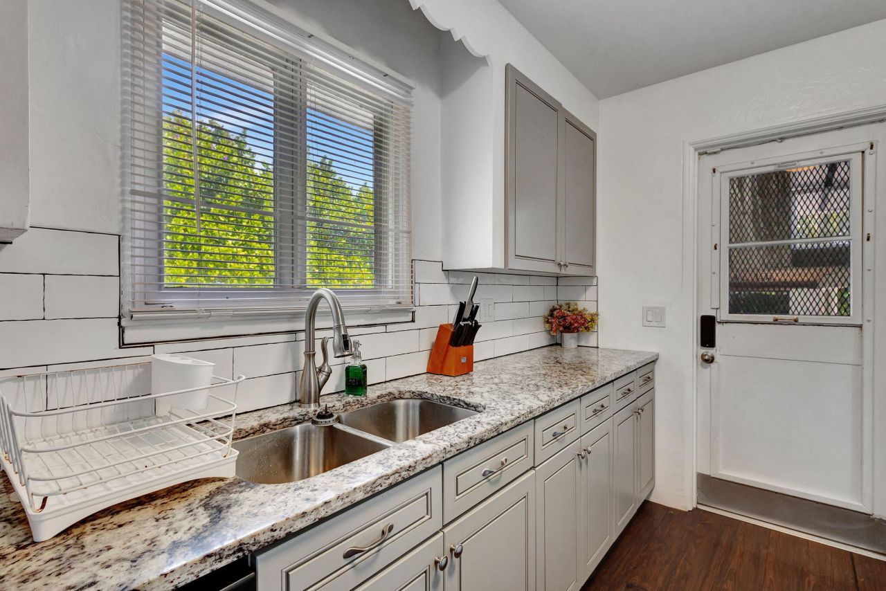 513 45th Street, West Palm Beach, FL 33407 Photo