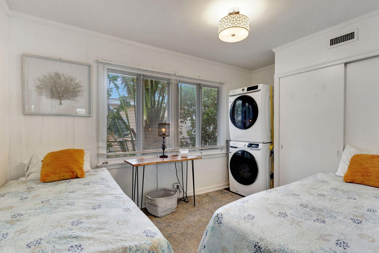 513 45th Street, West Palm Beach, FL 33407 Photo