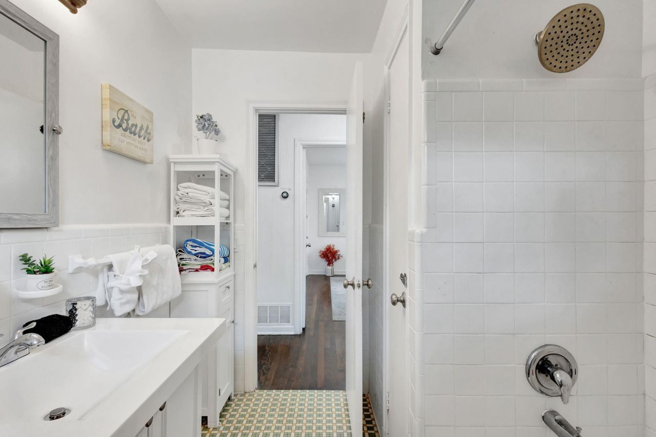 513 45th Street, West Palm Beach, FL 33407 Photo