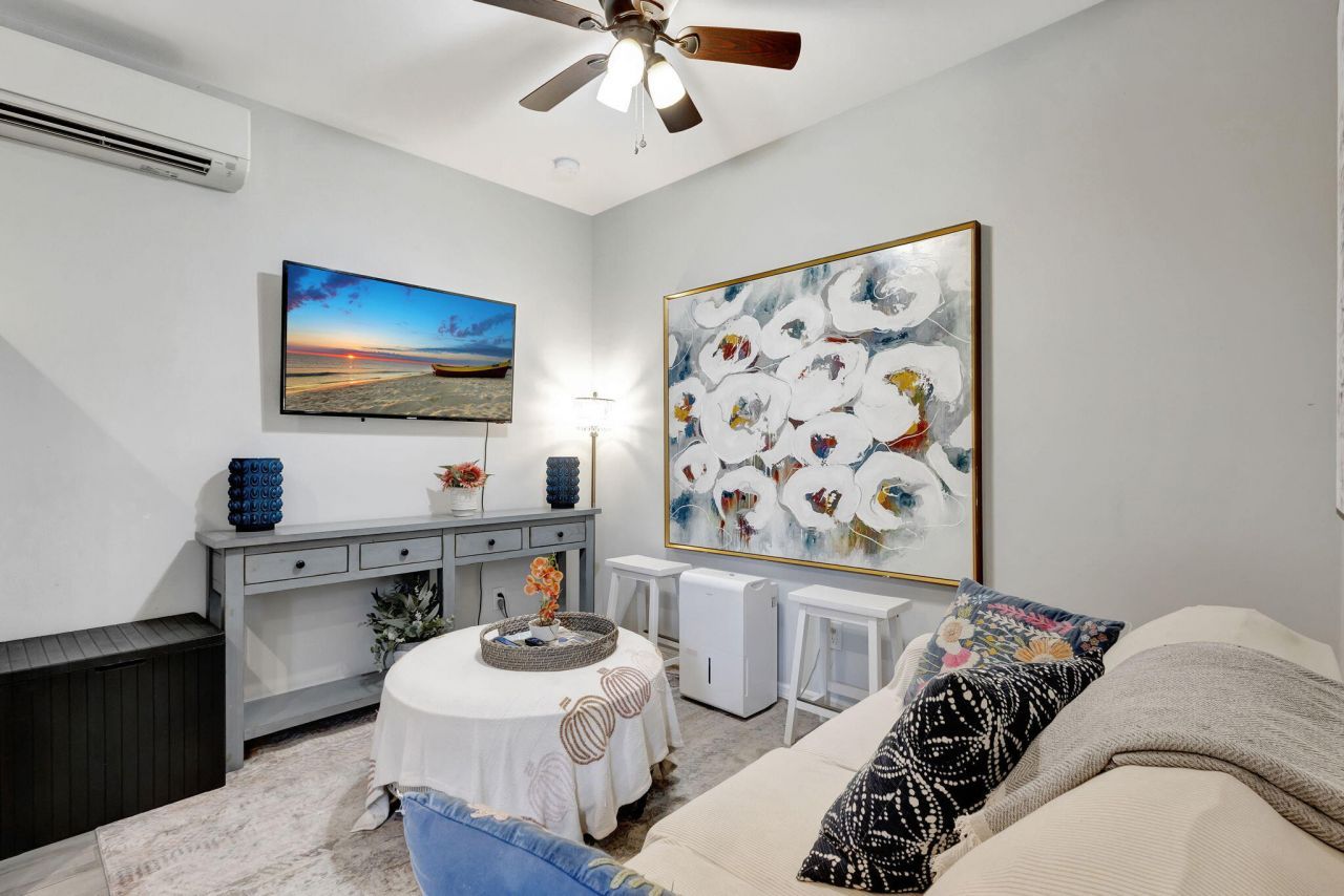 513 45th Street, West Palm Beach, FL 33407 Photo