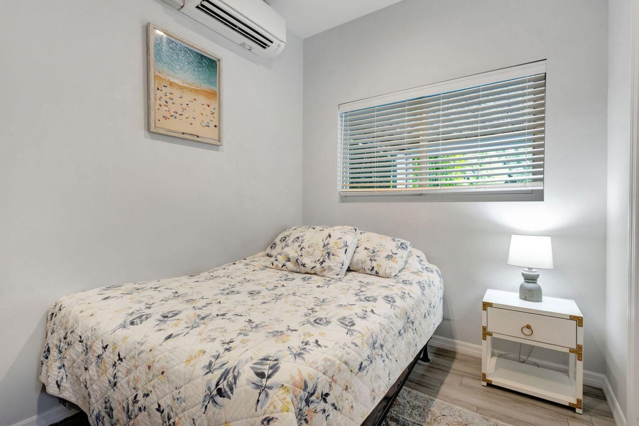 513 45th Street, West Palm Beach, FL 33407 Photo