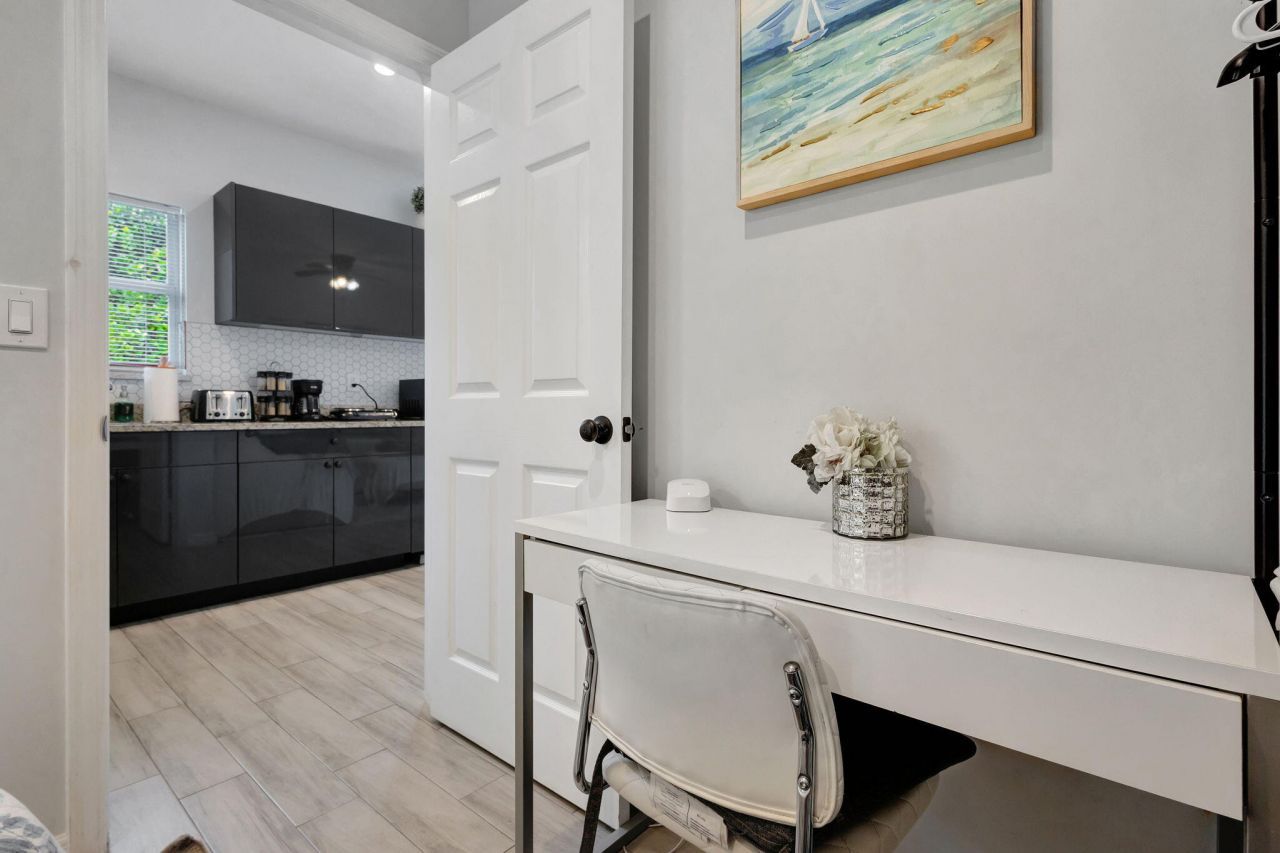 513 45th Street, West Palm Beach, FL 33407 Photo