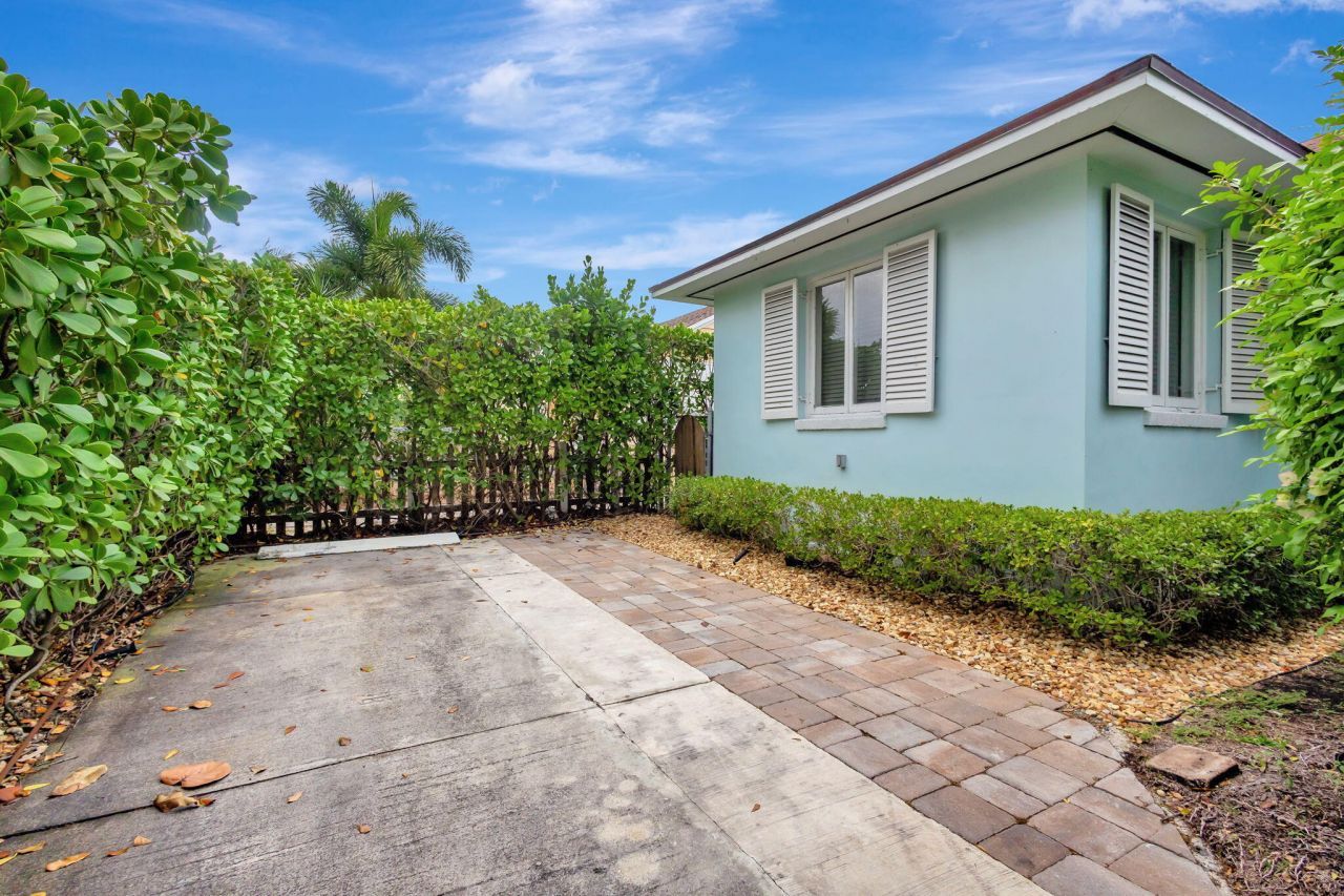 513 45th Street, West Palm Beach, FL 33407 Photo