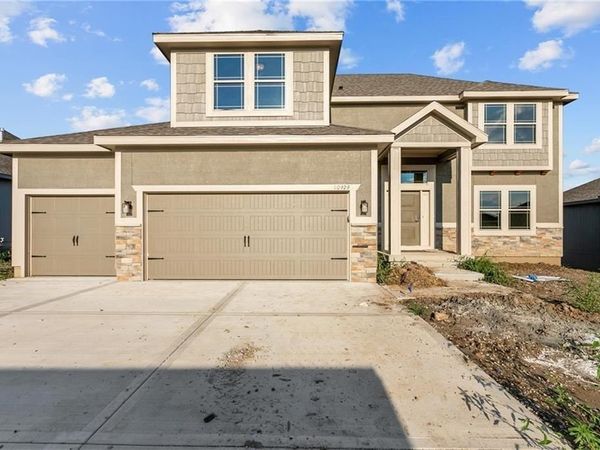 11025 N Bristol Avenue, Kansas City, MO 64156