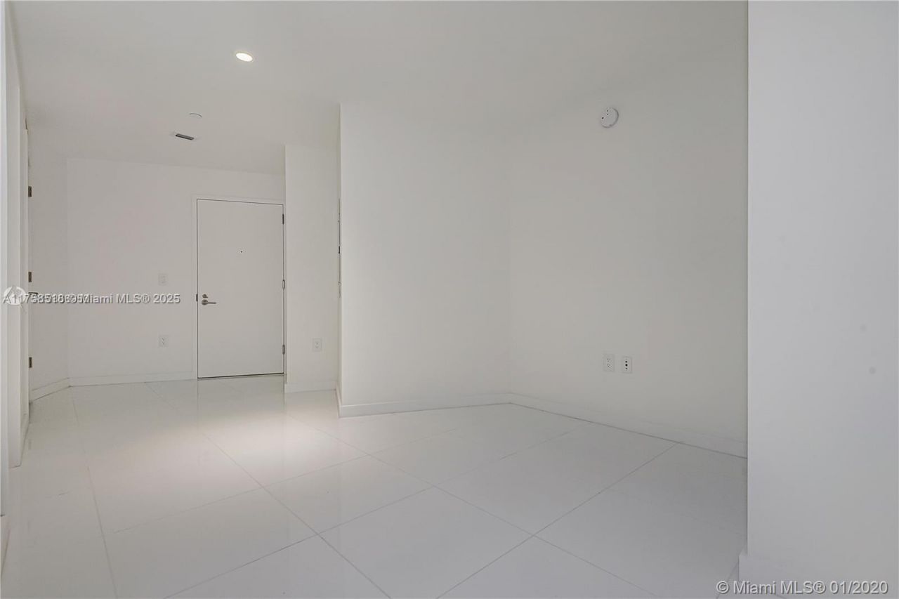 851 NE 1st Ave, Unit 2600, Miami, FL 33132 Photo