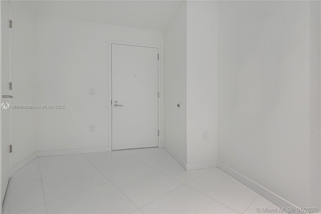 851 NE 1st Ave, Unit 2600, Miami, FL 33132 Photo