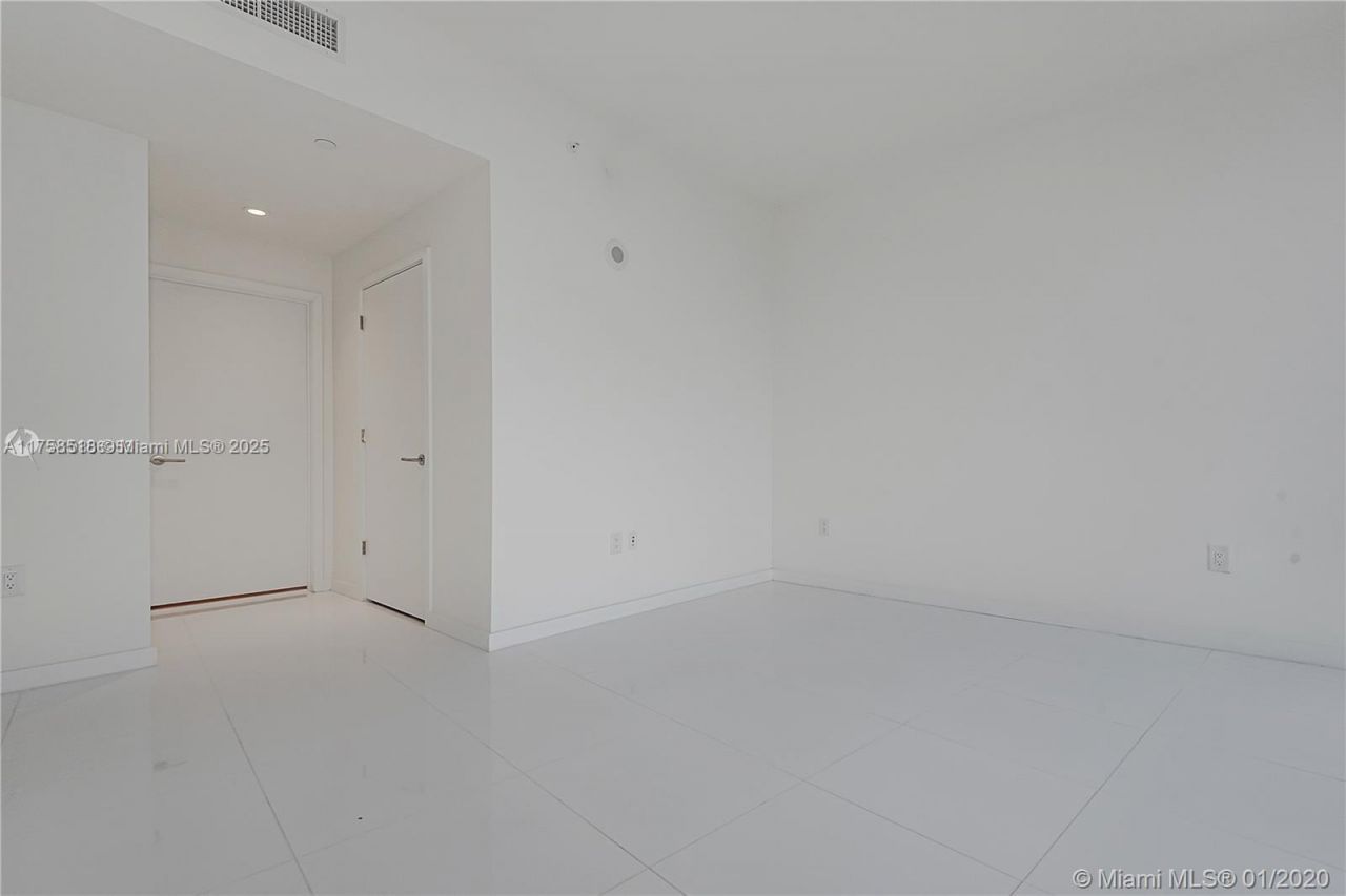 851 NE 1st Ave, Unit 2600, Miami, FL 33132 Photo