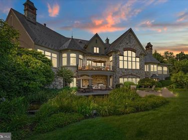 300 RIVER BEND DRIVE, ENOLA, PA 17025