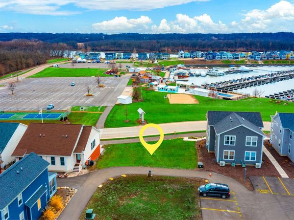 100 Great Loop Dr., #44, Ottawa, IL 61350