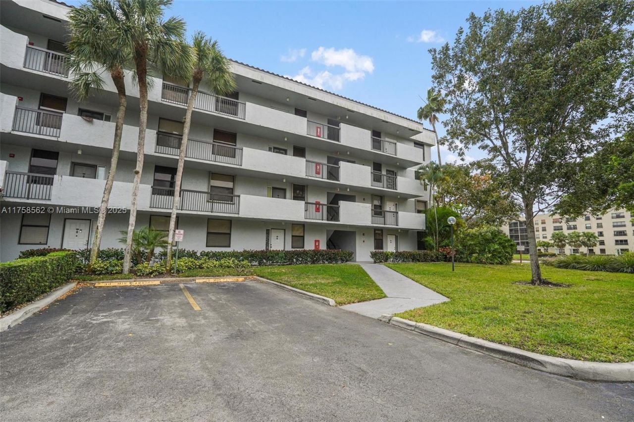 4132 S Carambola Cir S, Unit F406, Coconut Creek, FL 33066 Photo