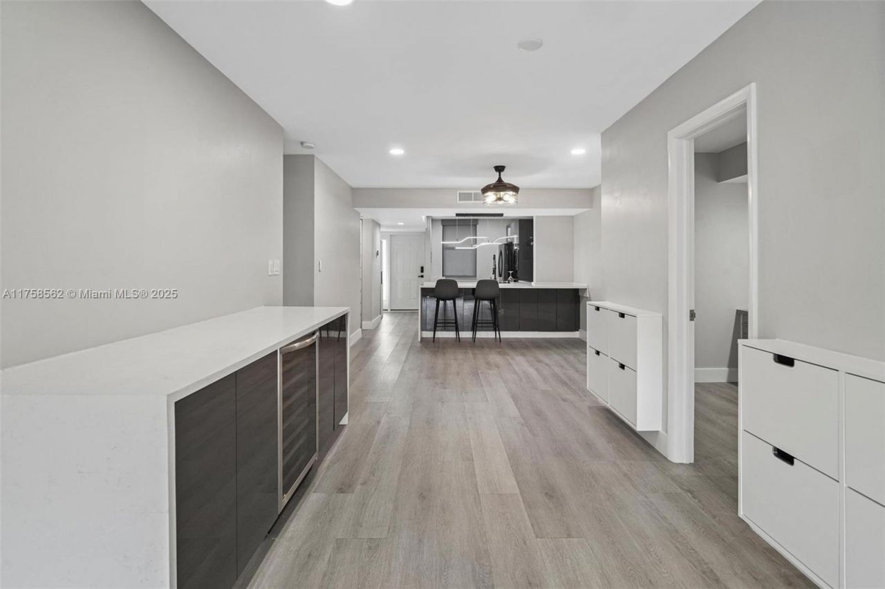 4132 S Carambola Cir S, Unit F406, Coconut Creek, FL 33066 Photo