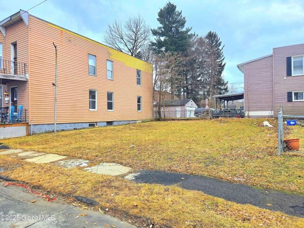 4 122nd Street, Troy, NY 12182