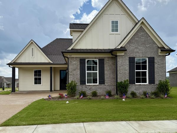767 Coahoma Court, Nesbit, MS 38651