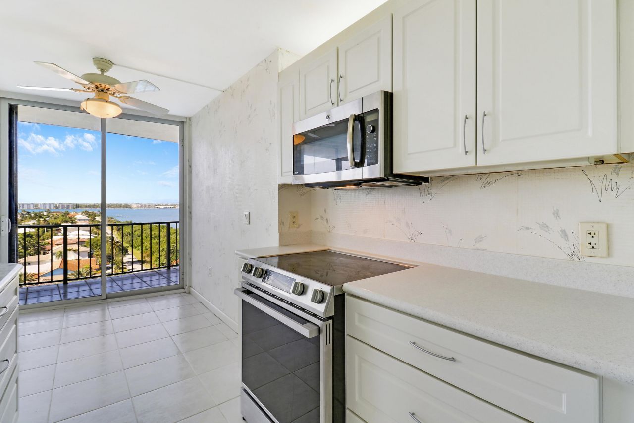 4200 N Ocean Drive, Unit 2-1005, Riviera Beach, FL 33404 Photo