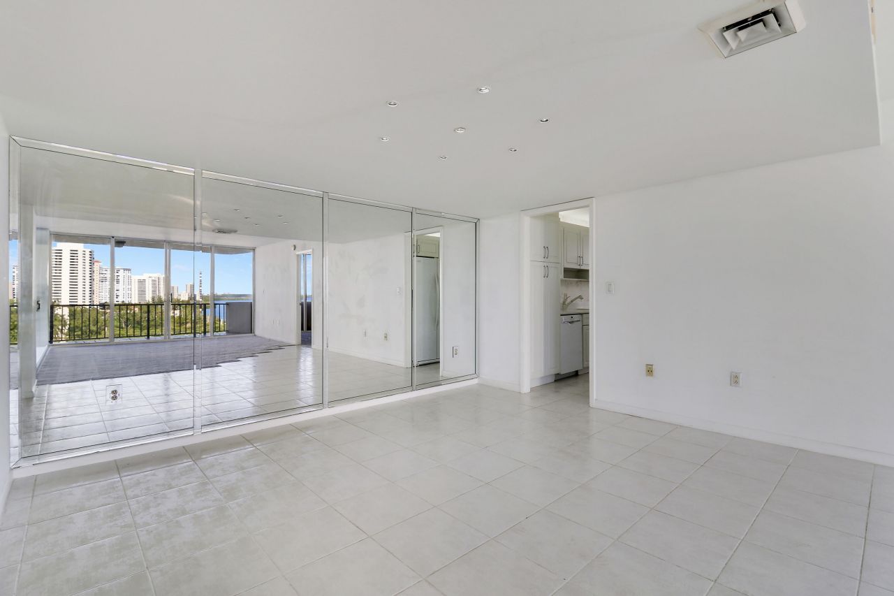 4200 N Ocean Drive, Unit 2-1005, Riviera Beach, FL 33404 Photo