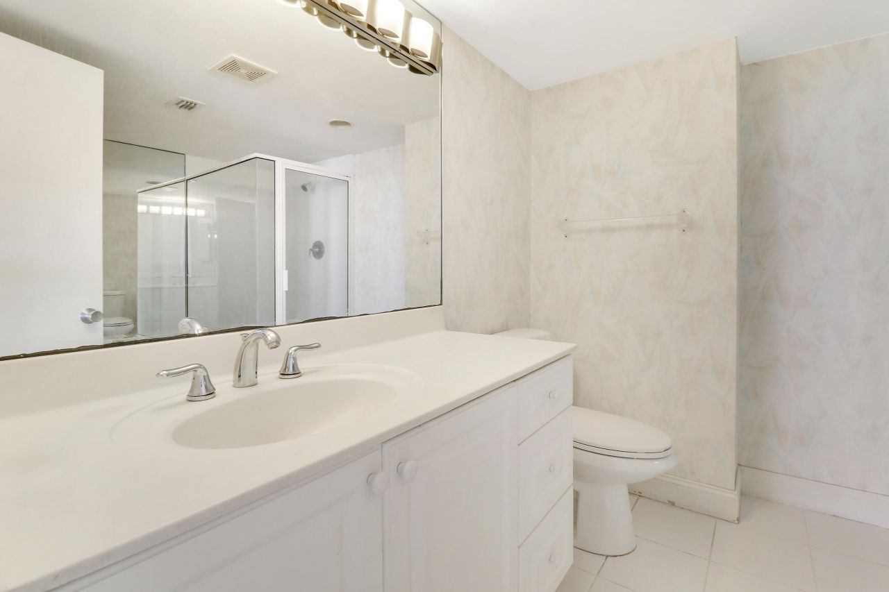 4200 N Ocean Drive, Unit 2-1005, Riviera Beach, FL 33404 Photo