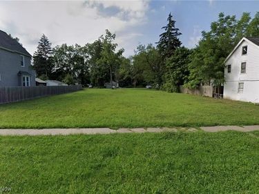 354 10th Street, Elyria, OH 44035
