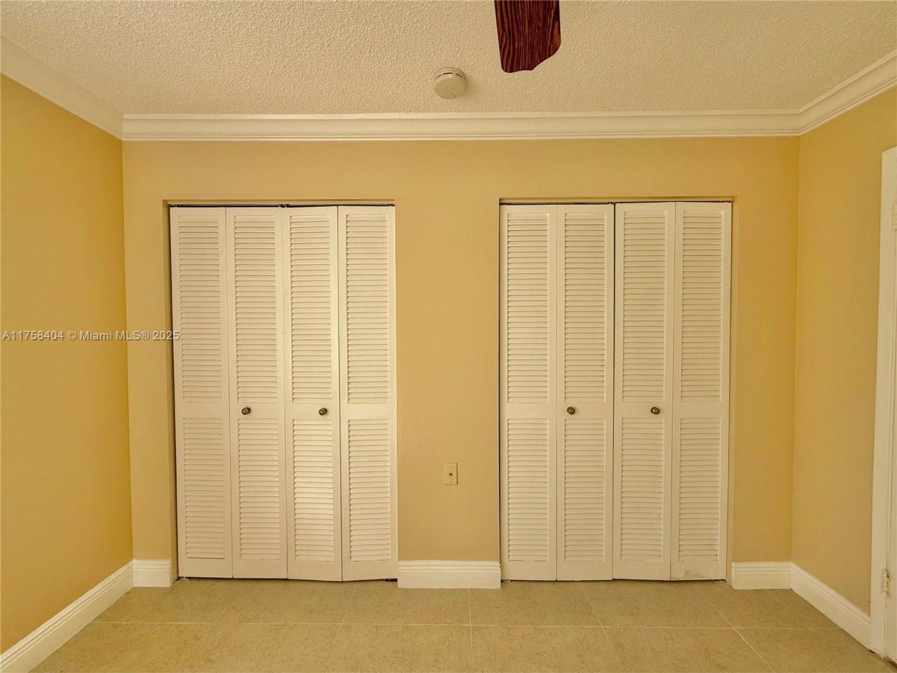 920 NE 199th St, Unit 4J, Miami, FL 33179 Photo