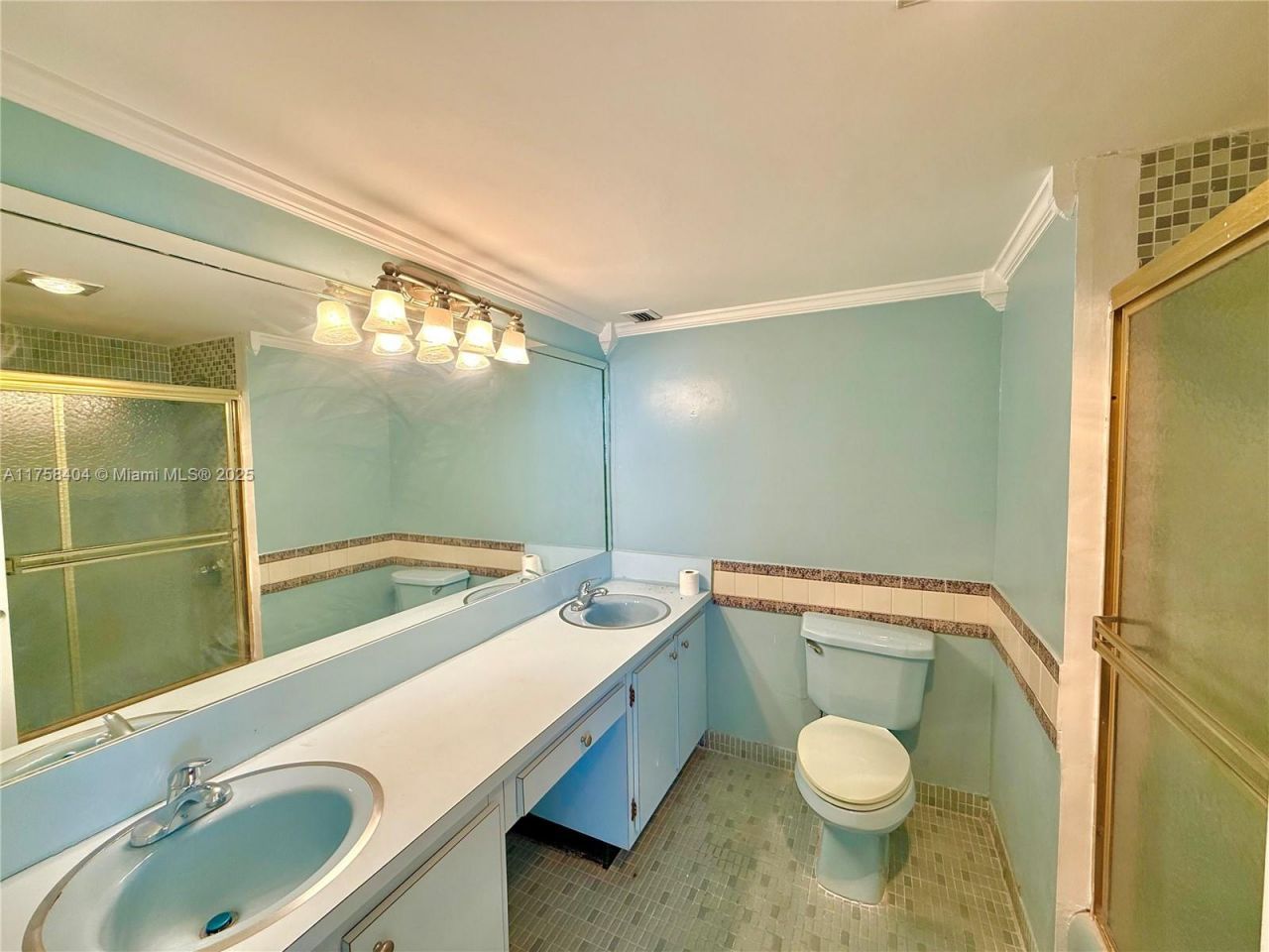 920 NE 199th St, Unit 4J, Miami, FL 33179 Photo