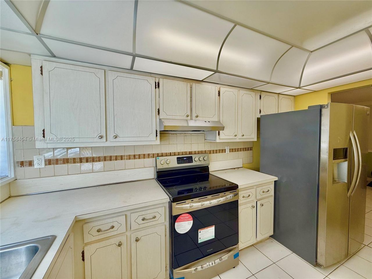 920 NE 199th St, Unit 4J, Miami, FL 33179 Photo