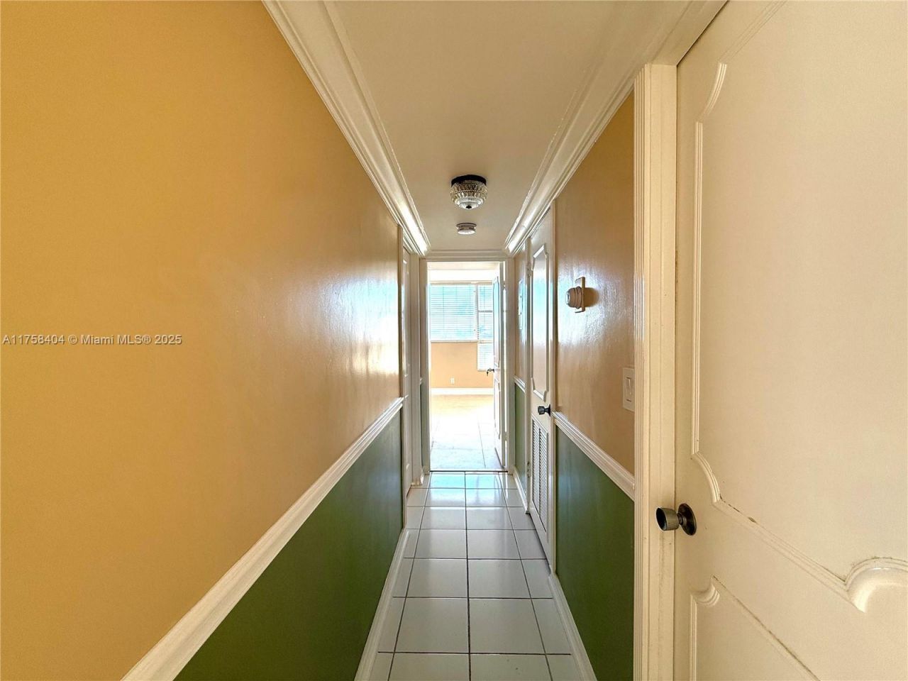 920 NE 199th St, Unit 4J, Miami, FL 33179 Photo