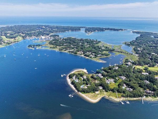 71 Sand Point, Osterville, MA 02655