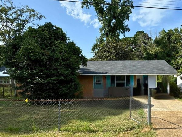 812 Carver Street, Carthage, MS 39051