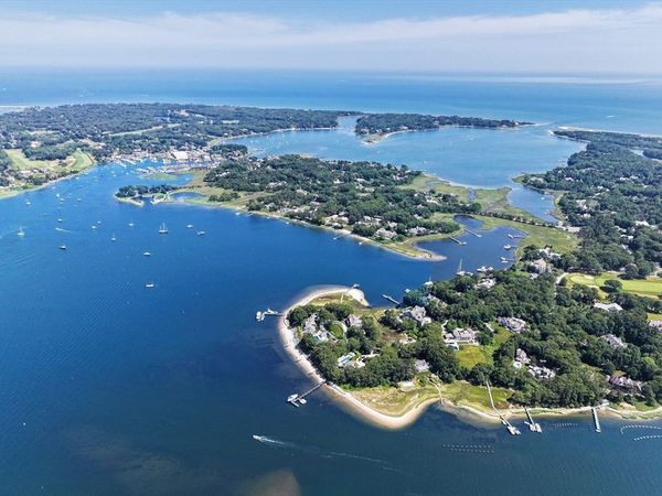 71 Sand Pt, Barnstable, MA 02655
