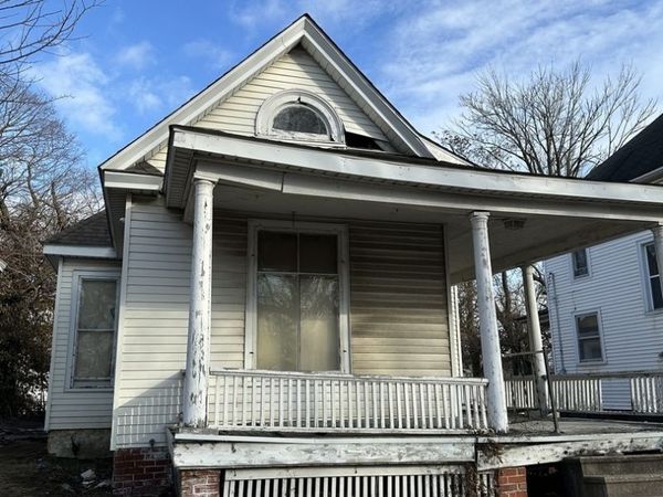 1568 N Main Street, Decatur, IL 62526