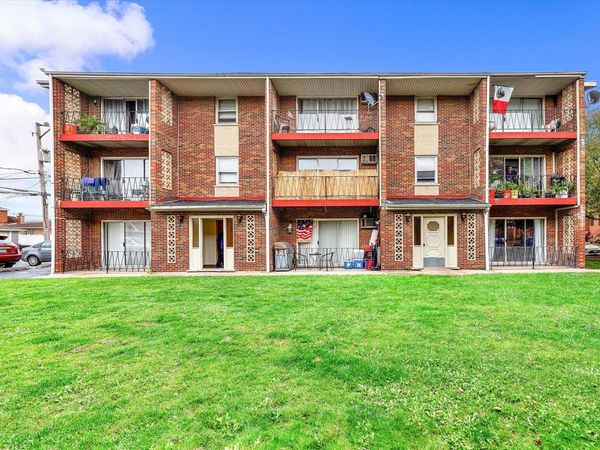 6430 W 64th Place, Chicago, IL 60638