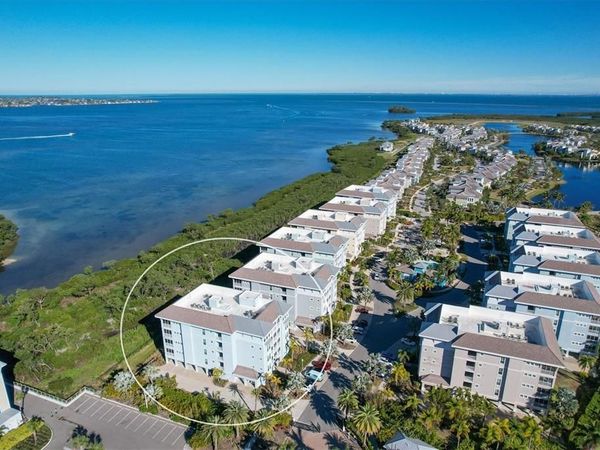 396 ARUBA CIRCLE, Unit 302, BRADENTON, FL 34209