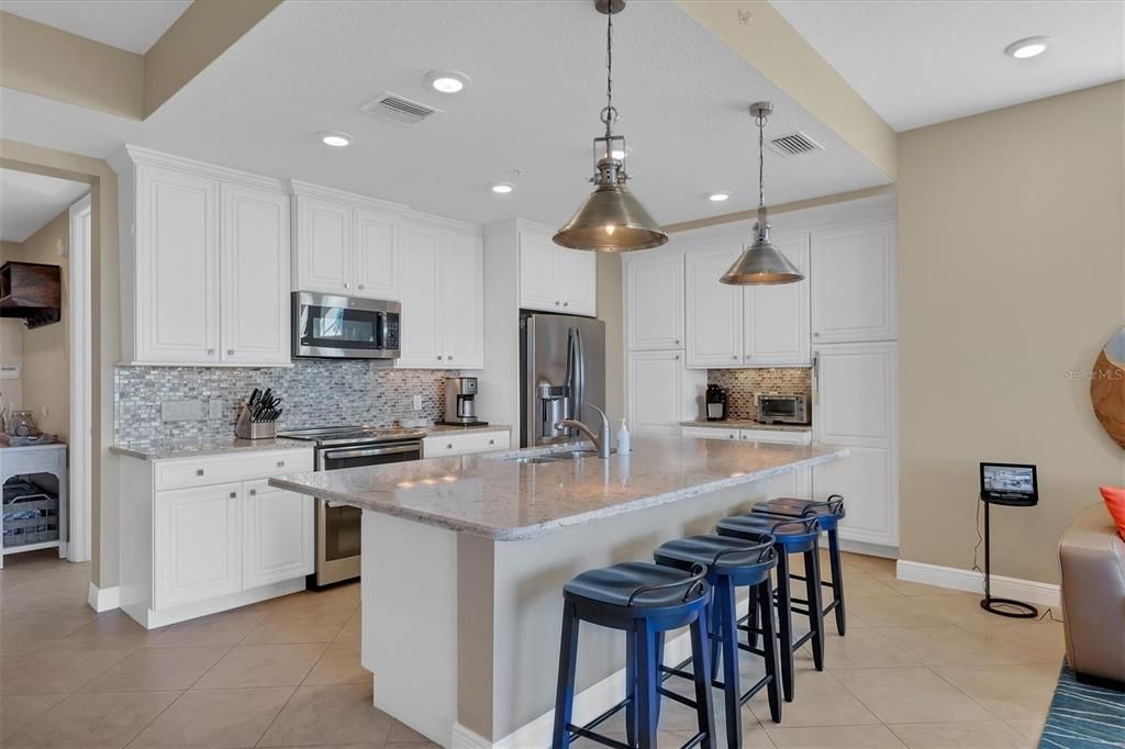 396 Aruba Circle, Unit 302, Bradenton, FL 34209 Photo