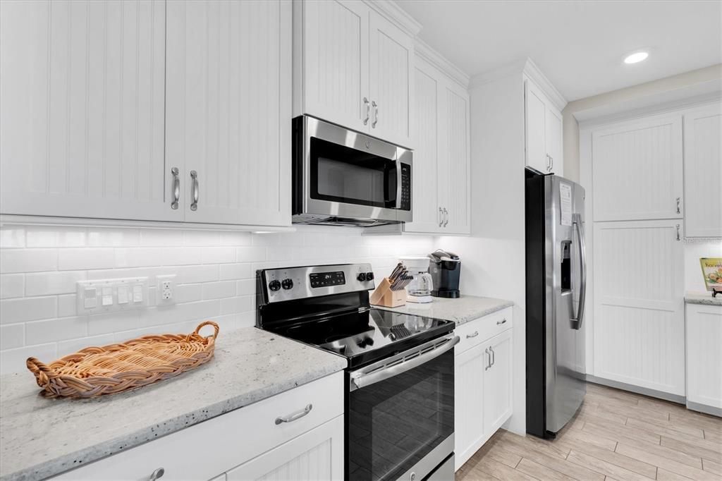 383 Aruba Circle, Unit 102, Bradenton, FL 34209 Photo