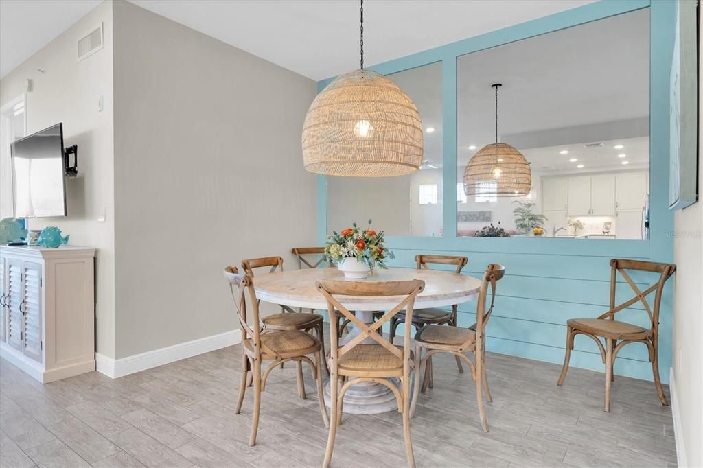 383 Aruba Circle, Unit 102, Bradenton, FL 34209 Photo