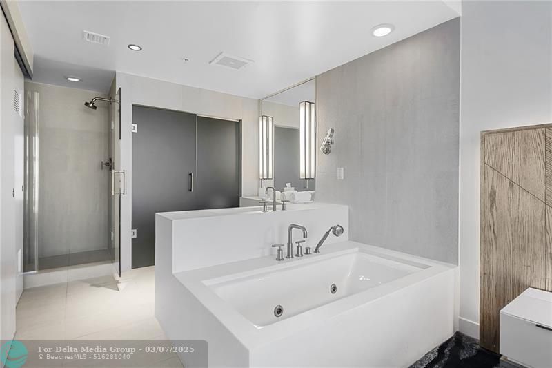 3101 Bayshore, Unit 806, Fort Lauderdale, FL 33304 Photo