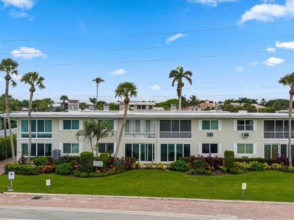 1550 Gulf Shore BLVD N, Unit W2, NAPLES, FL 34102
