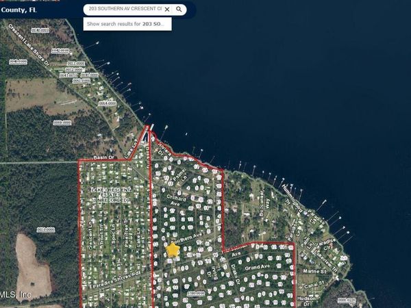 203 SOUTHERN Avenue, Crescent City, FL 32112