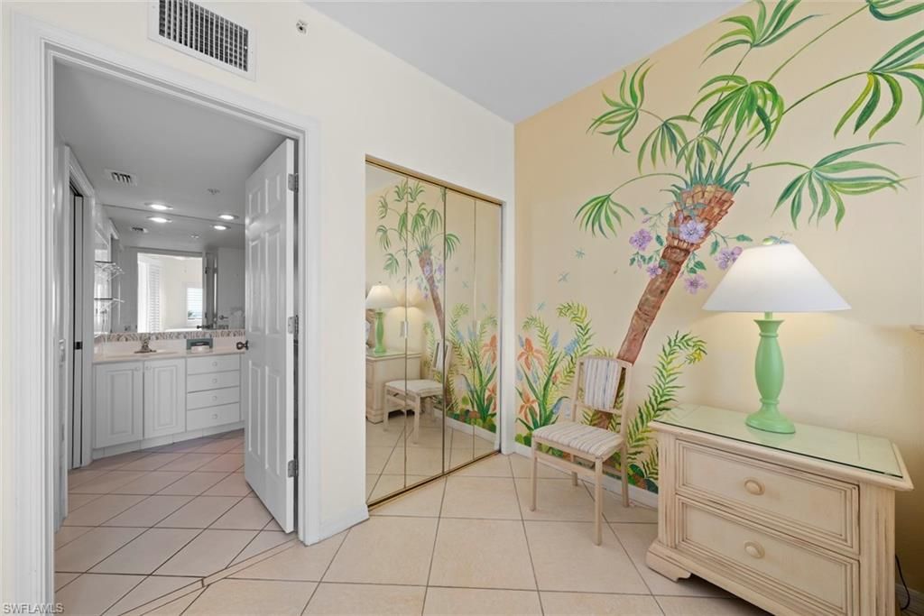 255 Periwinkle Way, Unit 5B, Sanibel, FL 33957 Photo