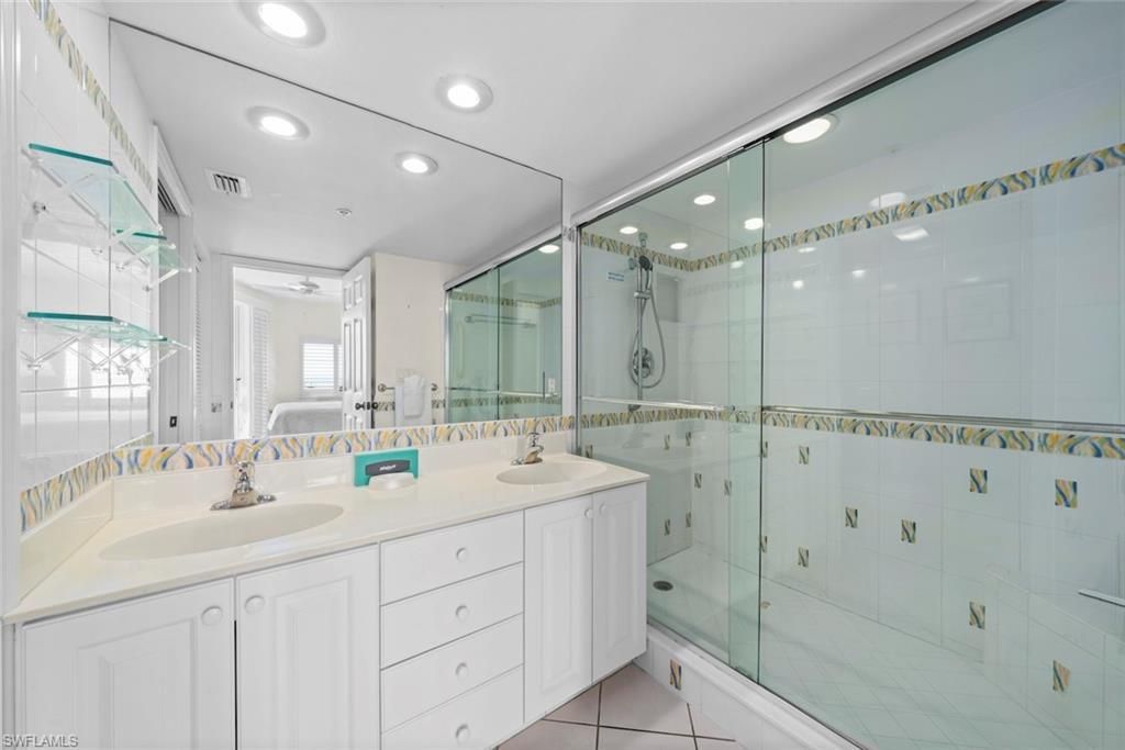 255 Periwinkle Way, Unit 5B, Sanibel, FL 33957 Photo