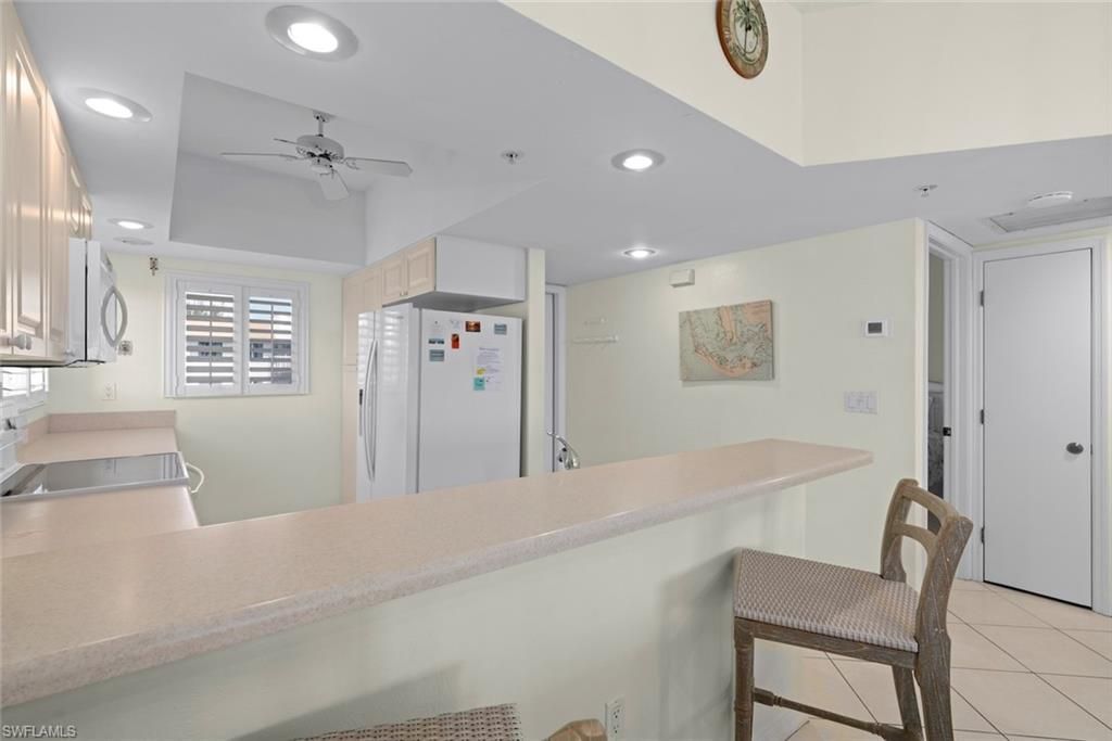 255 Periwinkle Way, Unit 5B, Sanibel, FL 33957 Photo