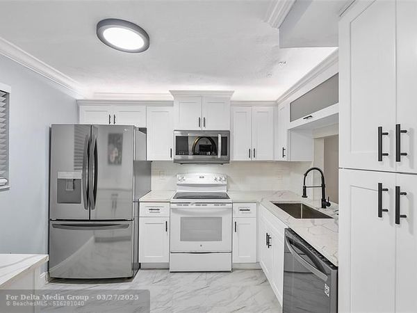 3955 N Nob Hill Rd, Unit 404, Sunrise, FL 33351