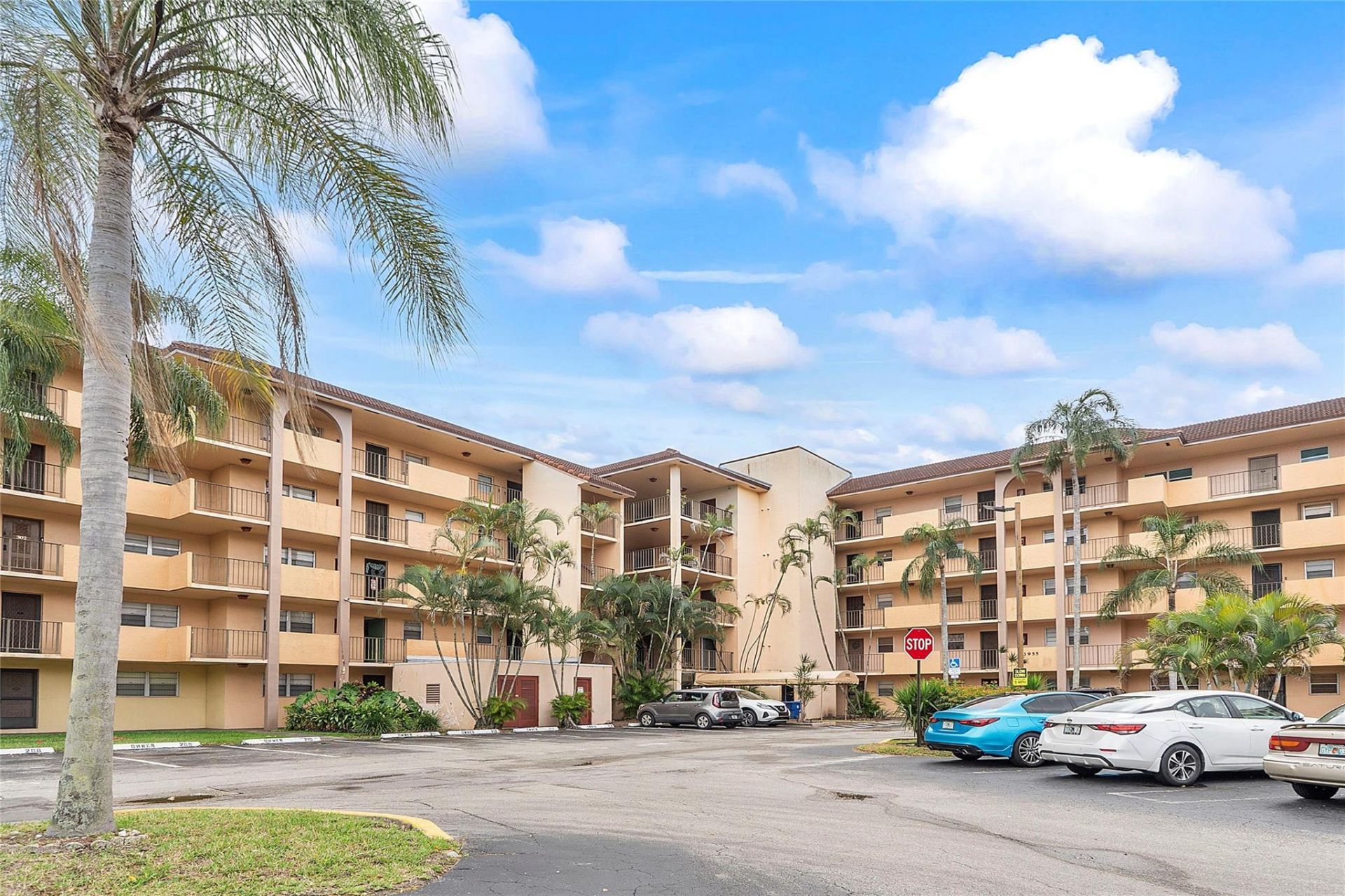 3955 N Nob Hill Road, Unit 404, Sunrise, FL 33351 Photo