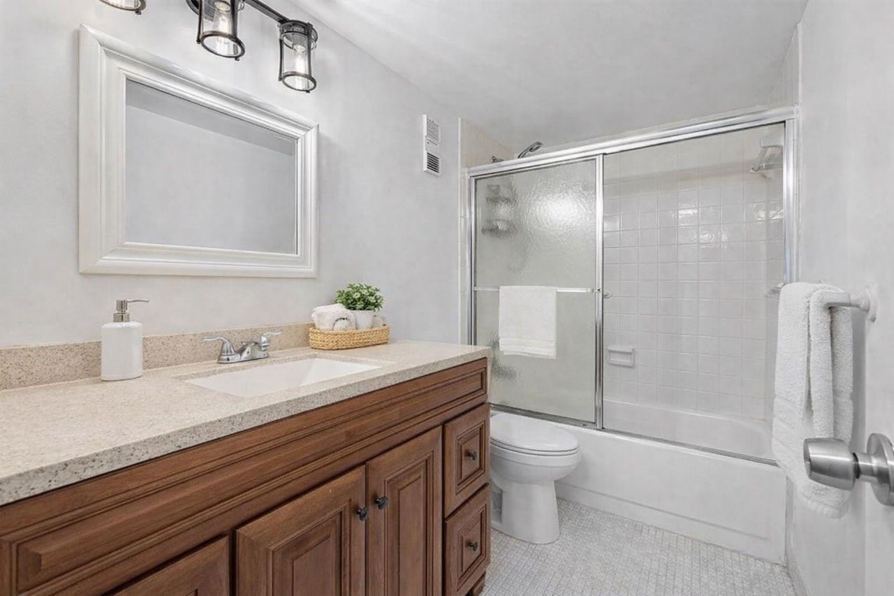 3955 N Nob Hill Road, Unit 404, Sunrise, FL 33351 Photo