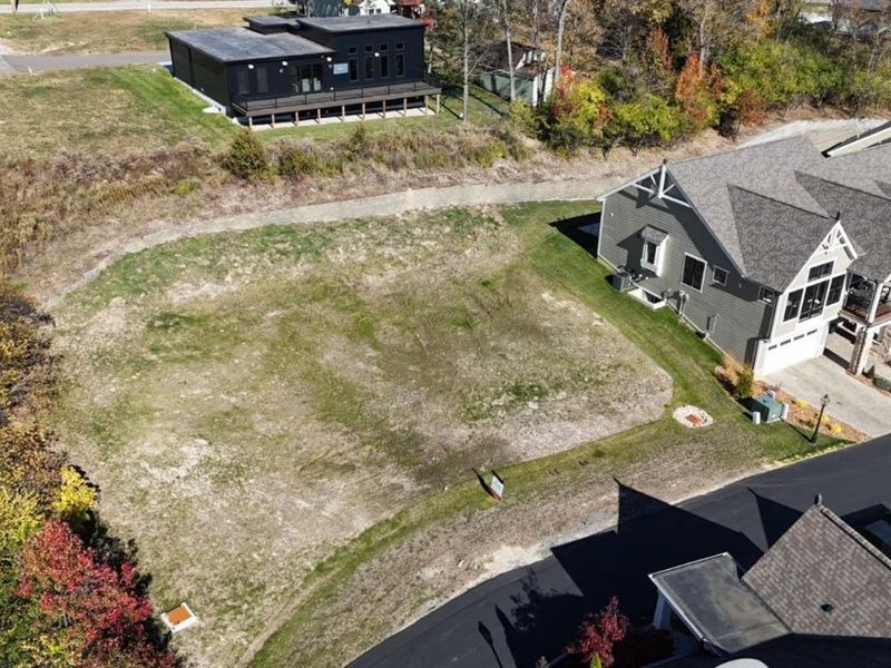 5900 Woodland Lane, Unit 11, Columbia Twp, OH 45227 Photo 4