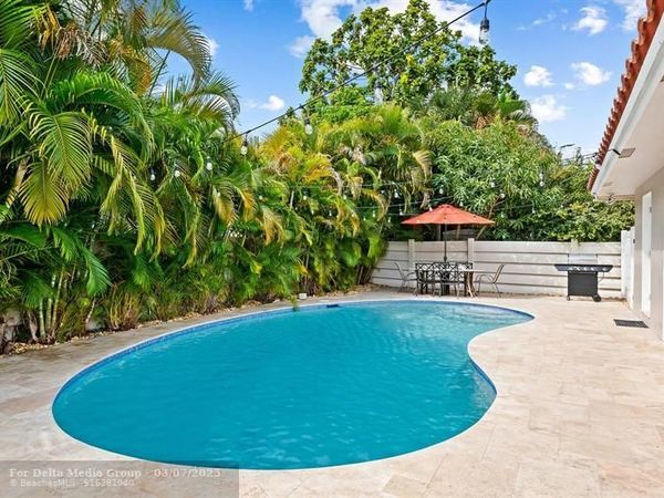 2645 SE 3rd St, Pompano Beach, FL 33062