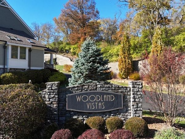 5906 Woodland Lane, Unit 12, Columbia Twp, OH 45227