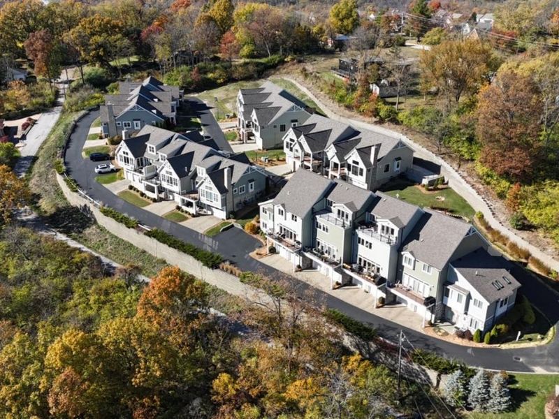 5906 Woodland Lane, Unit 12, Columbia Twp, OH 45227 Photo 2