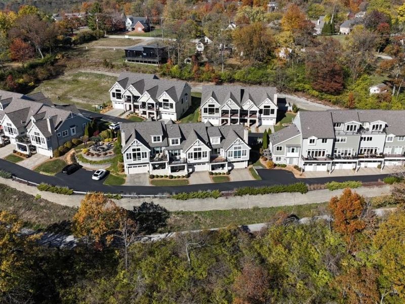 5906 Woodland Lane, Unit 12, Columbia Twp, OH 45227 Photo 3